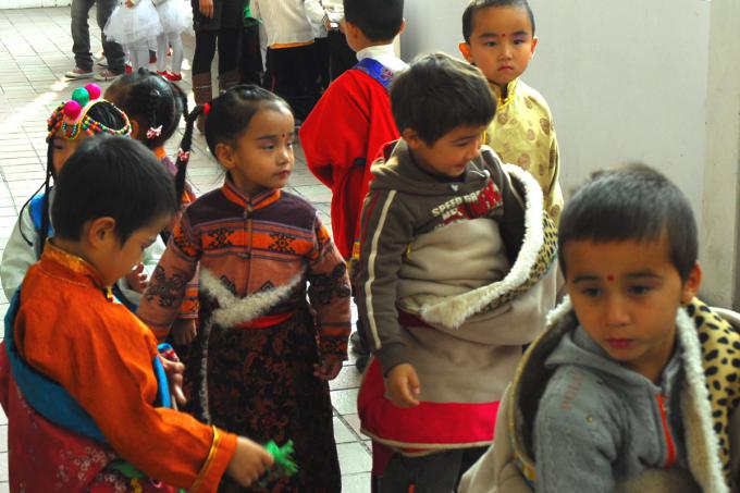 The move from the country-side to urban centers has accelerated throughout China for several decades. In the underdeveloped west, however, urbanization has only recently gained pace.